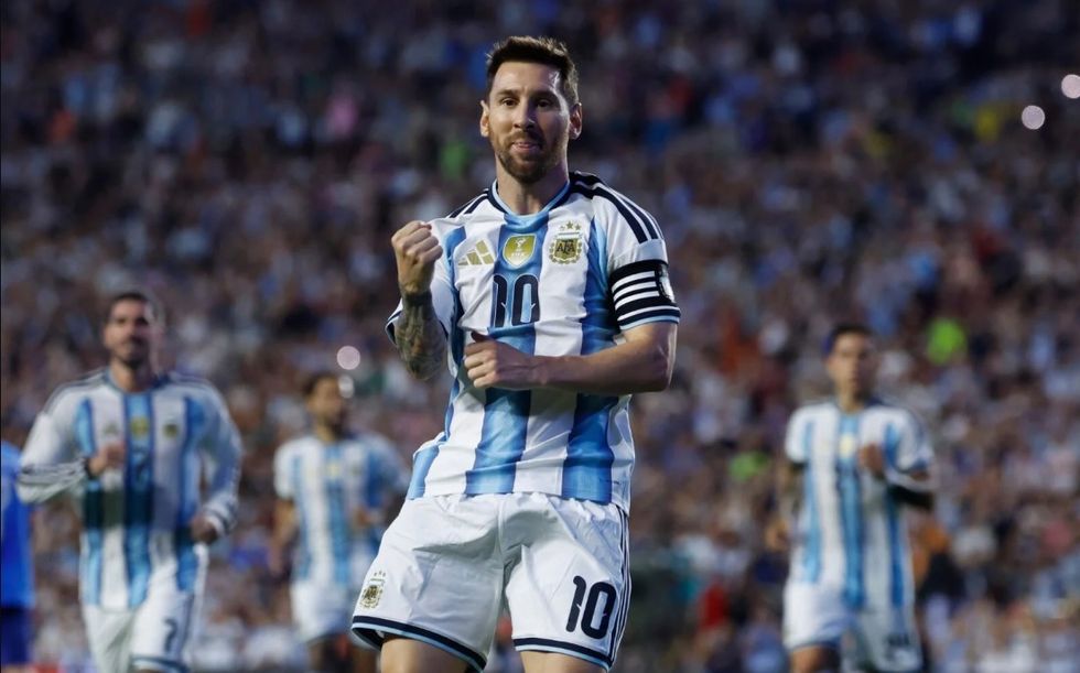 Rikthehet nga lëndimi dhe shënon pas 45 sekondave, Messi ‘paralajmëron’ Kupën e Botës në mënyrën më të mirë