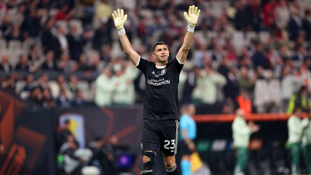 Juventusi arrin marrëveshje personale me Emiliano Martinezin, tani duhet bindur Aston Villa