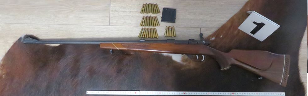 Sekuestrohen armë në Pejë, arrestohet një person