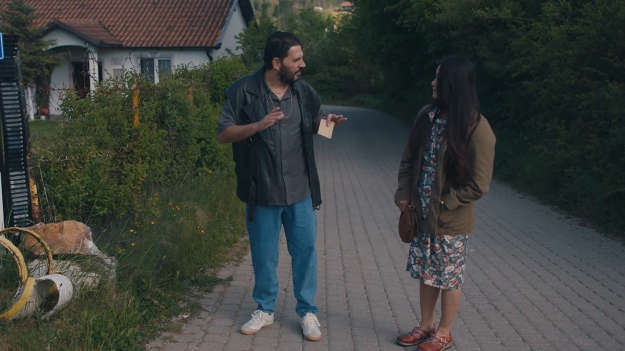 Nisi transmetimin "Përzije", seriali i ri kosovar me protagonistë Edon Bërvenikun dhe Mensur Safqiun