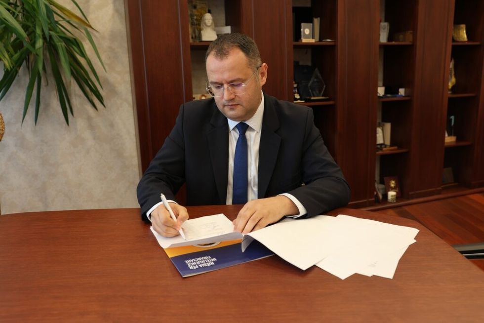 Guvernatori Ismaili mirëpret Misionin e ri të Asistencës Tek