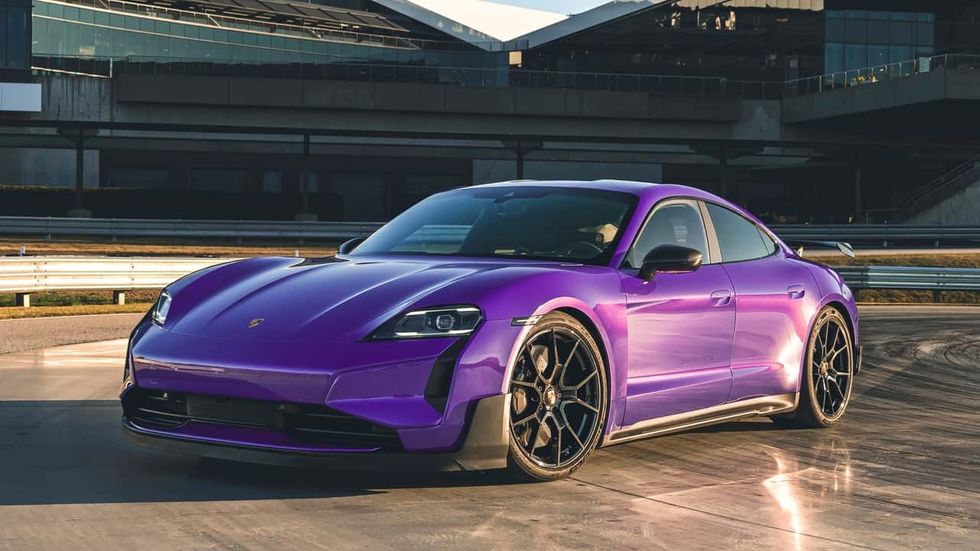 Porsche reflekton mbi veturën e saj të parë elektrike: Koha 