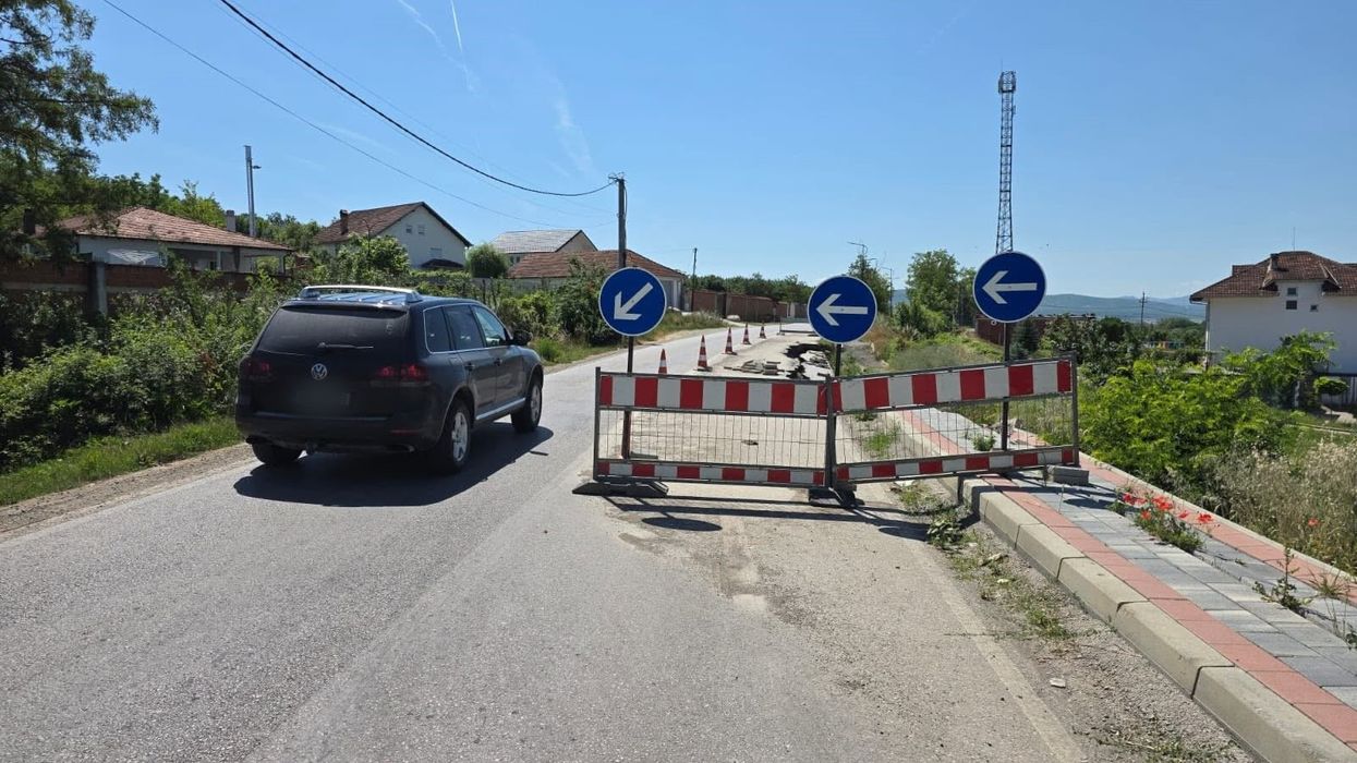Nisin punimet për stabilizimin e rrëshqitjes në rrugën Klinë–Gurrakoc Nisin punimet për stabilizimin e rrëshqitjes në rrugën Klinë–Gurrakoc