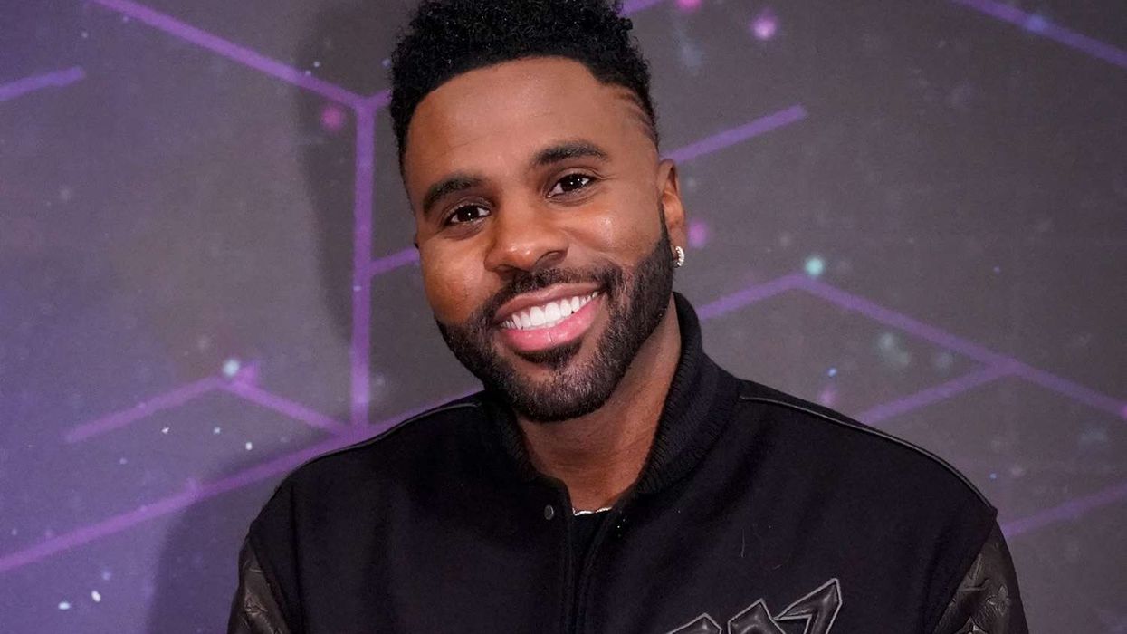 Jason Derulo në qendër të kritikave për shkak të peshkaqenëve që mban në shtëpi Jason Derulo në qendër të kritikave për shkak të peshkaqenëve që mban në shtëpi