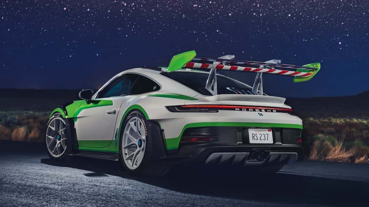 Porsche i shndërroi personazhet e Toy Story në vetura të vërteta