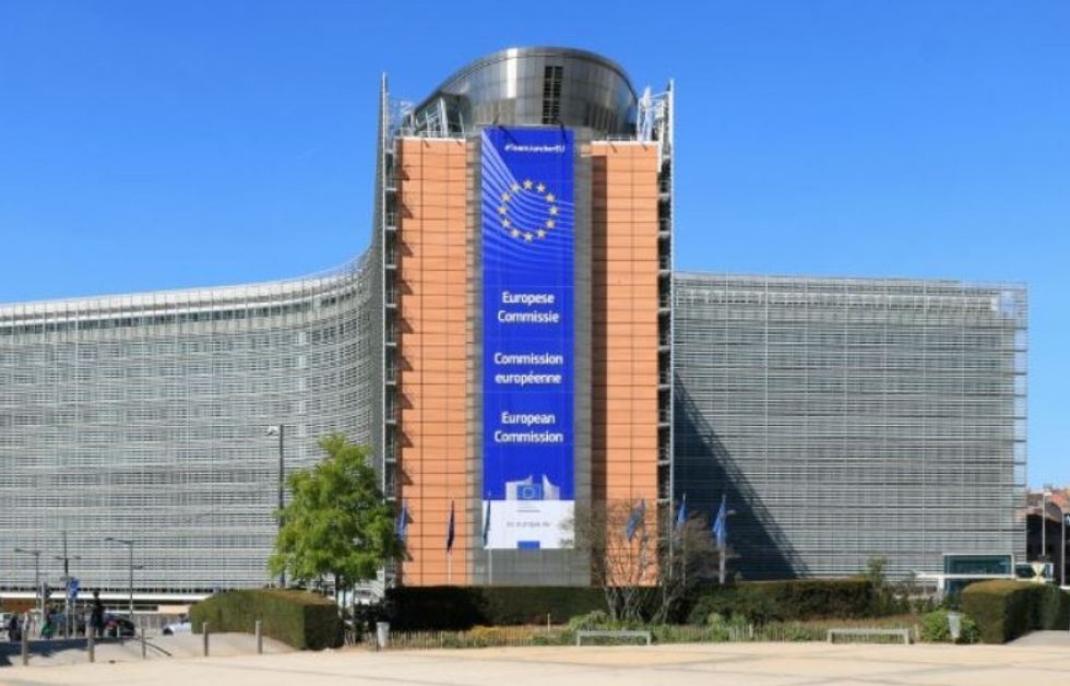 EC raises concerns over Serbian passports issued to Russian 