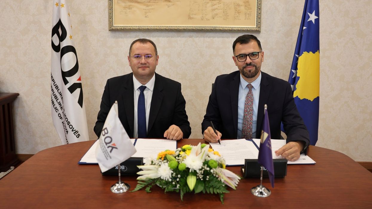 BQK dhe ATK nënshkruajnë Marrëveshje bashkëpunimi për shkëmbimin e informacionit dhe forcimin e integritetit financiar BQK dhe ATK nënshkruajnë Marrëveshje bashkëpunimi për shkëmbimin e informacionit dhe forcimin e integritetit financiar