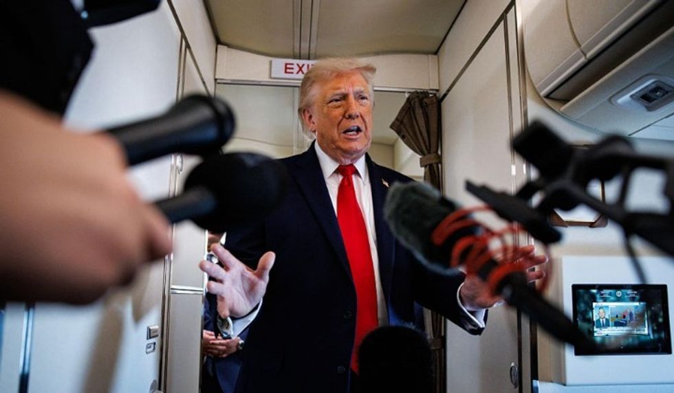 Trump: Anulohen sulmet ndaj Iranit, marrëveshja do të nënshk