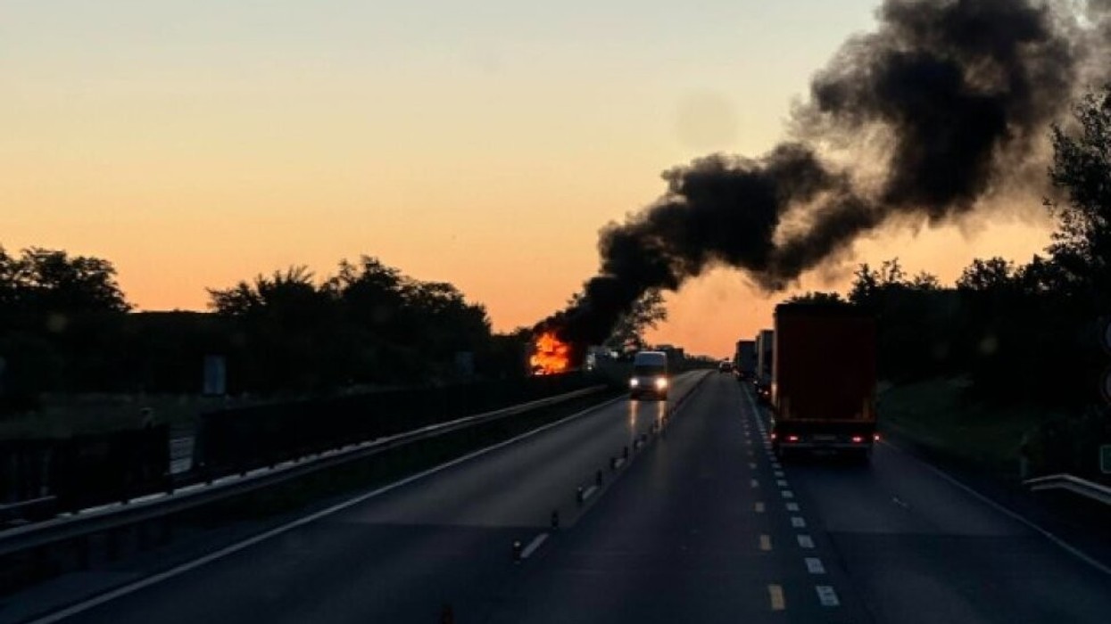 Tetë persona humbën jetën në Hungari pasi një minibus u përplas me një kamion