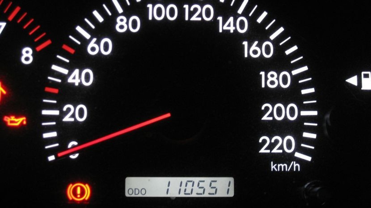 Mashtrimi me kilometrazhin po prek edhe veturat hibride dhe elektrike