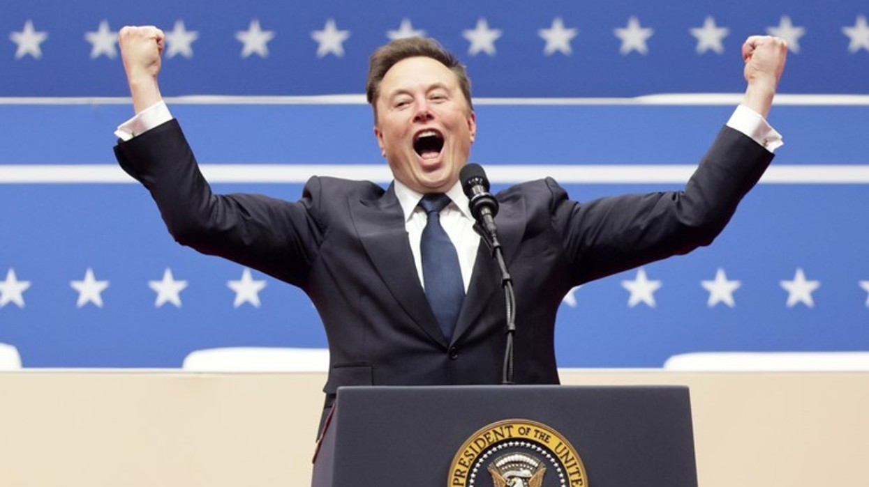 Musk bëhet njeriu i parë në histori që arrin statusin e trilionerit