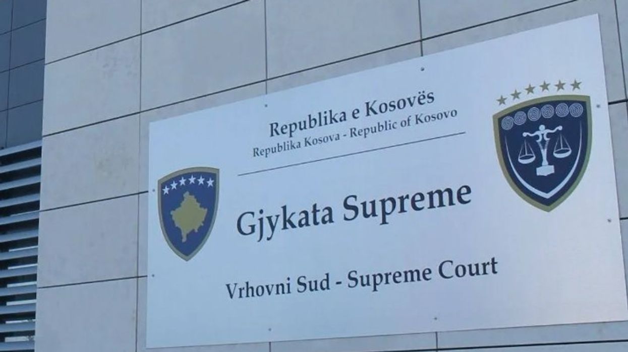 Gjykata Supreme hedh poshtë ankesën e anëtares së KQZ-së lidhur me votimin me dokumente të skaduara Gjykata Supreme hedh poshtë ankesën e anëtares së KQZ-së lidhur me votimin me dokumente të skaduara