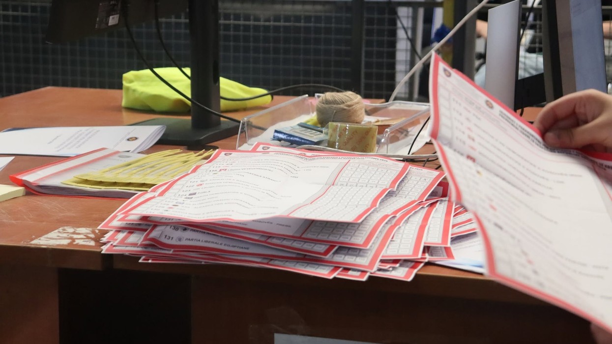 LVV kalon në 50 mandate, numërohen rreth 70% e votave nga ambasadat