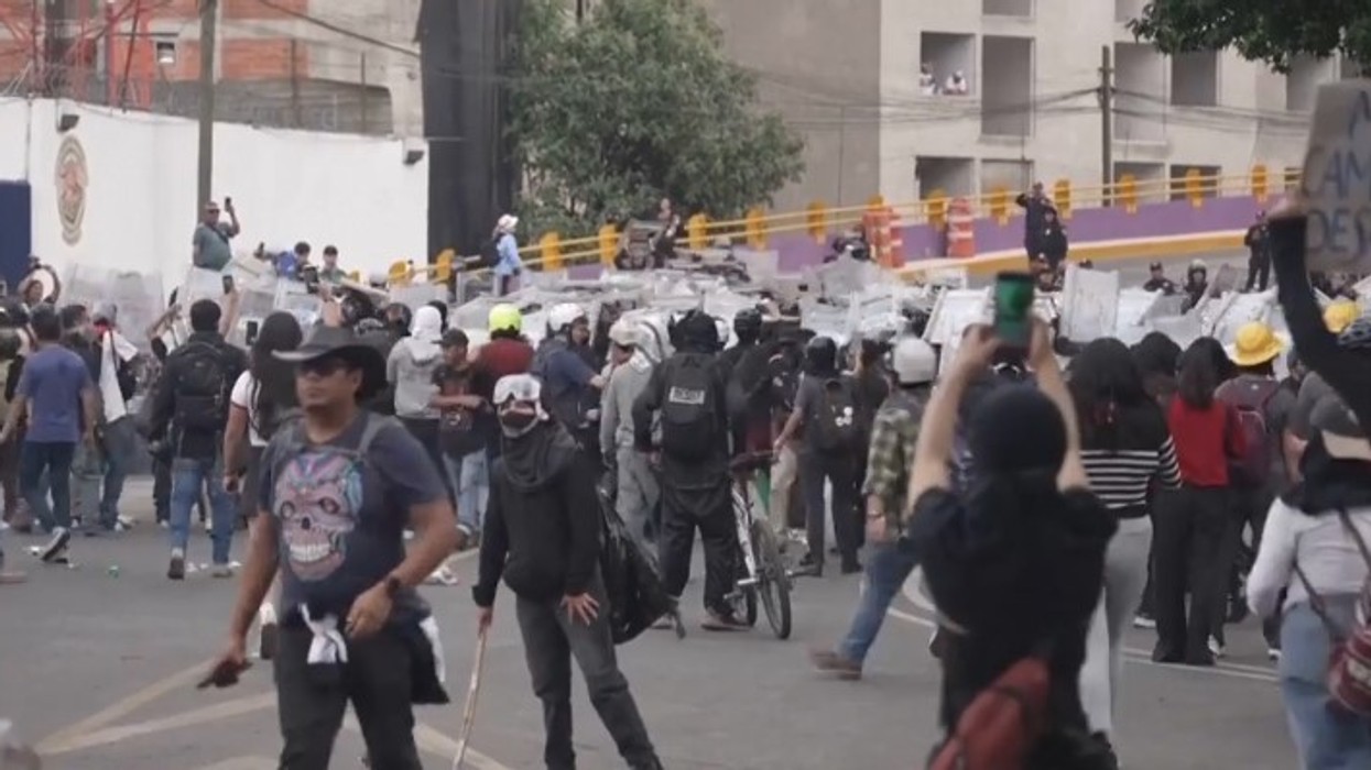 Kupa e Botës, protesta të dhunshme shpërthyen jashtë stadiumit të Mexico City