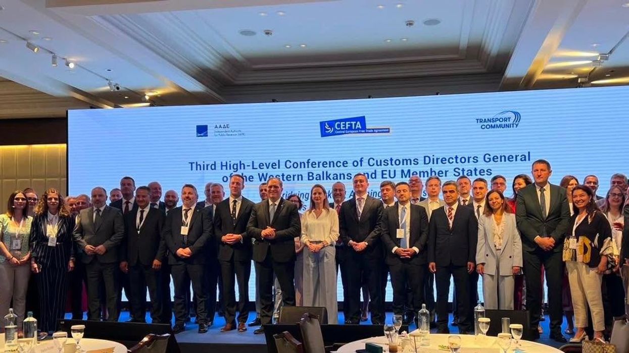 Drejtori Llugaliu prezanton progresin e Kosovës në Konferencën e Nivelit të Lartë të Drejtorëve të Doganave në Athinë Drejtori Llugaliu prezanton progresin e Kosovës në Konferencën e Nivelit të Lartë të Drejtorëve të Doganave në Athinë