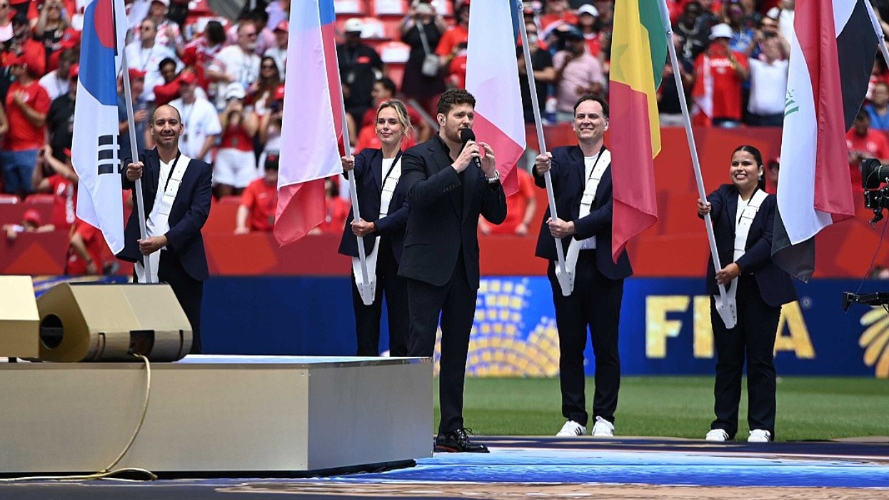 Ylli kanadez Michael Buble, i shoqëruar nga një kor - performoi gjithashtu në Toronto në kuadër të Kampionatit Botëror 2026