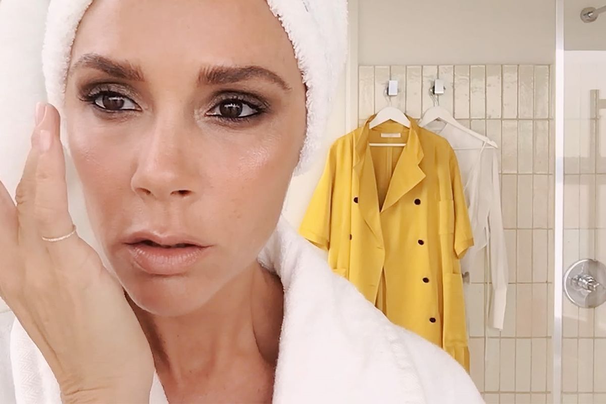 Vendoseni të kuqin këtu, jo vetëm në faqe: Truku veror i Victoria Beckhamit Vendoseni të kuqin këtu, jo vetëm në faqe: Truku veror i Victoria Beckhamit