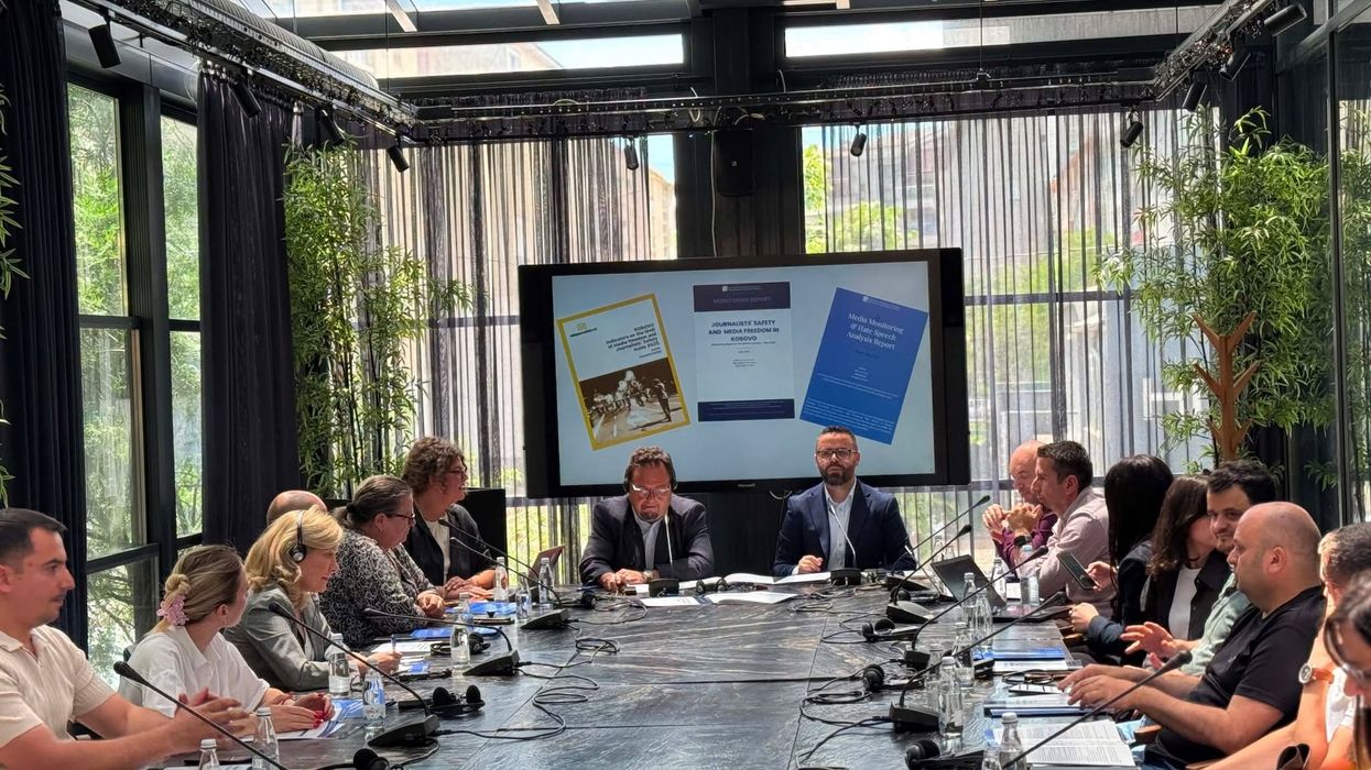AGK publikon tri raporte për mediat në Kosovë: 69 sulme ndaj gazetarëve gjatë vitit 2025 dhe rritje e gjuhës së urrejtjes AGK publikon tri raporte për mediat në Kosovë: 69 sulme ndaj gazetarëve gjatë vitit 2025 dhe rritje e gjuhës së urrejtjes