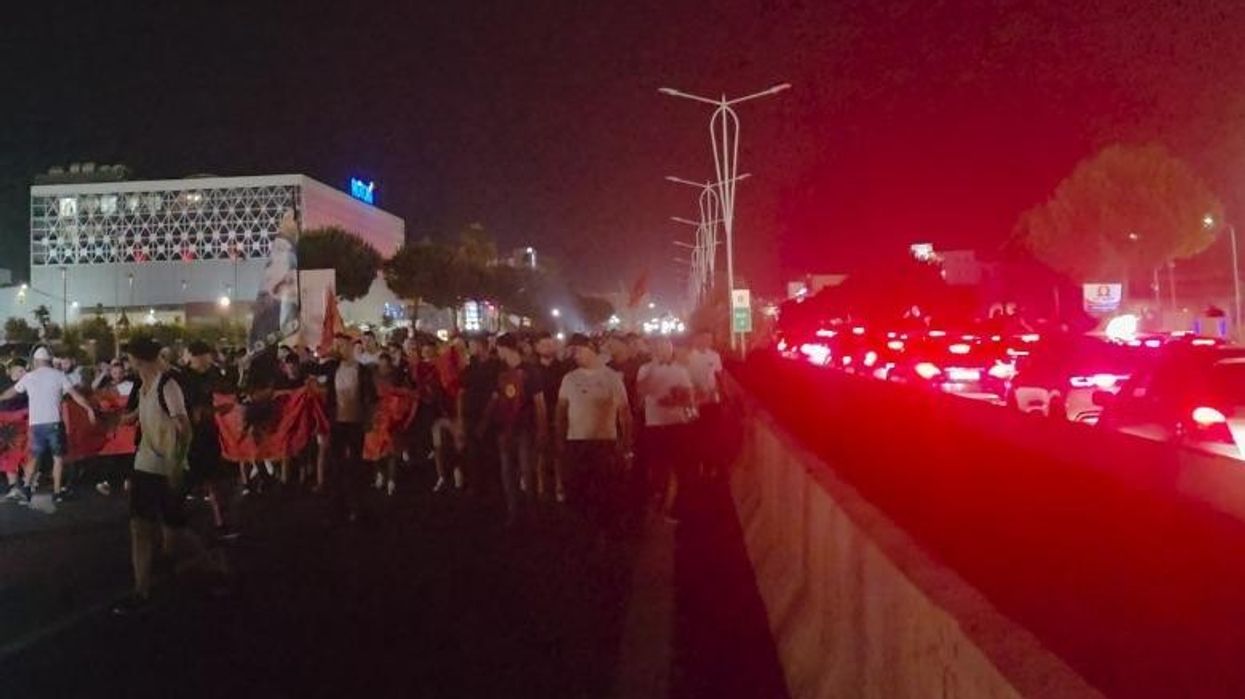 Bllokimi i rrugës së aeroportit, procedohen penalisht 19 qytetarë shqiptarë Bllokimi i rrugës së aeroportit, procedohen penalisht 19 qytetarë shqiptarë