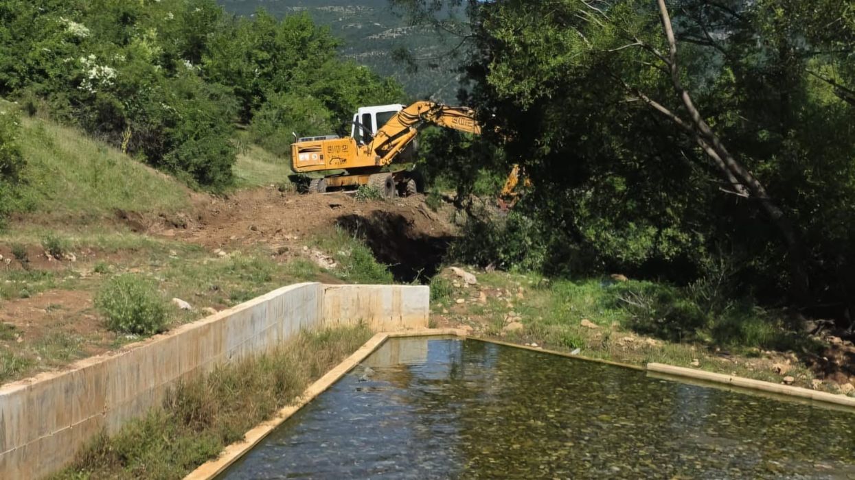 Në Vërmicë po rregullohet shtrati i gurrës dhe rruga fushore Në Vërmicë po rregullohet shtrati i gurrës dhe rruga fushore