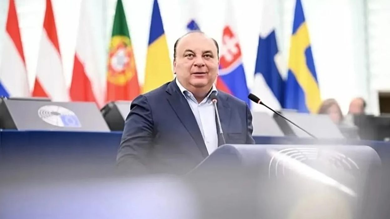 Parlamenti Evropian ia heq imunitetin eurodeputetit italian që po hetohet për korrupsionin Parlamenti Evropian ia heq imunitetin eurodeputetit italian që po hetohet për korrupsionin