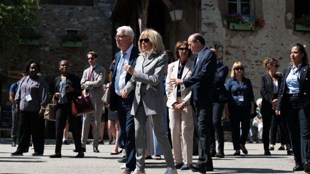 Brigitte Macron bëri një kthesë të papritur në stil: Hoqi dorë nga takat dhe zgjodhi atlete elegante Brigitte Macron bëri një kthesë të papritur në stil: Hoqi dorë nga takat dhe zgjodhi atlete elegante