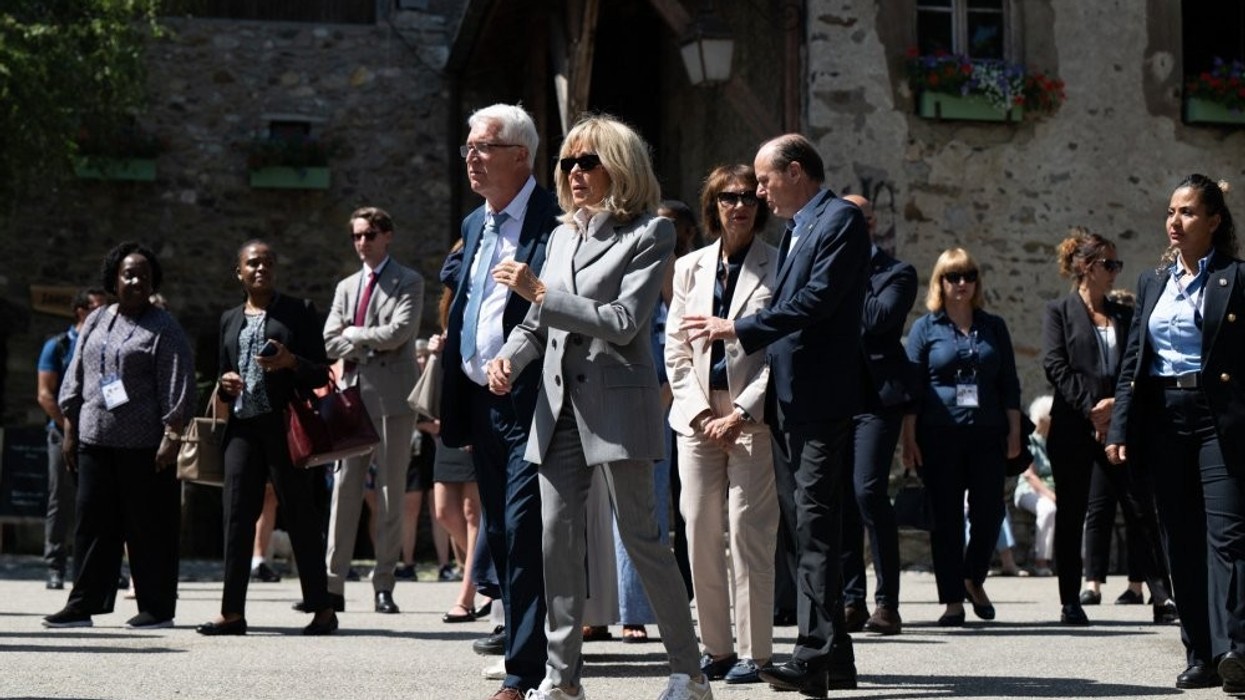 Brigitte Macron bëri një kthesë të papritur në stil: Hoqi dorë nga takat dhe zgjodhi atlete elegante