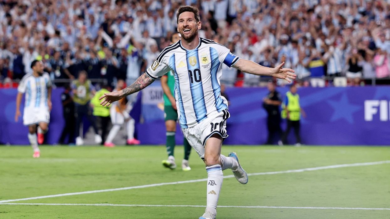 Messi shkruan histori me het-trik, Argjentina nis mbrojtjen e titullit me fitore të thellë Messi shkruan histori me het-trik, Argjentina nis mbrojtjen e titullit me fitore të thellë