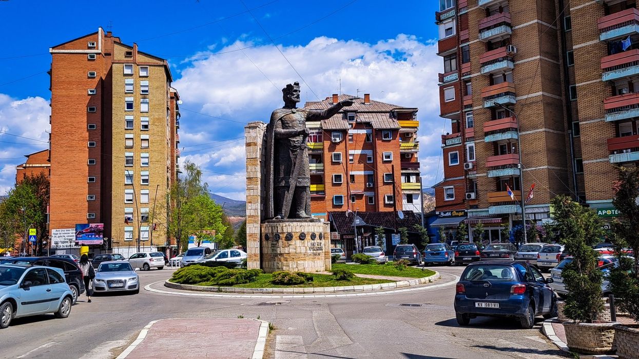 Shfuqizohet vendimi i Millan Radojeviqit për largimin nga puna të një zyrtari shqiptar nga Komuna e Mitrovicës së Veriut Shfuqizohet vendimi i Millan Radojeviqit për largimin nga puna të një zyrtari shqiptar nga Komuna e Mitrovicës së Veriut