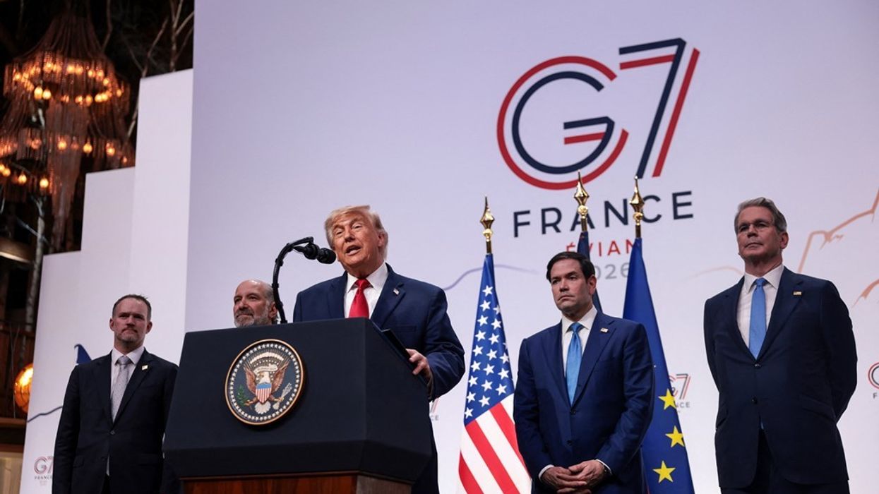 Trump: SHBA-të do të “kthehen te bombardimet” nëse nuk arrihet një marrëveshje me Iranin Trump: SHBA-të do të “kthehen te bombardimet” nëse nuk arrihet një marrëveshje me Iranin