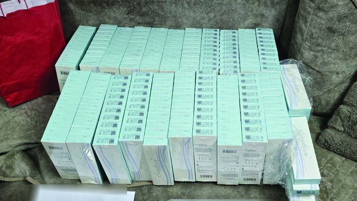 Doganat e Maqedonisë: Një mjek dhe infermiere kapen me 199 shishe Botox kontrabandë nga Korea