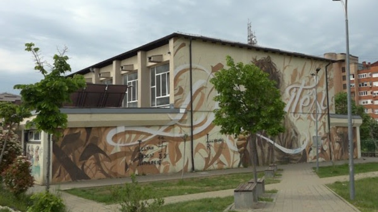 Punëtorët teknikë të shkollave fillore në Prishtinë rikthehen në grevë nga 22 qershori