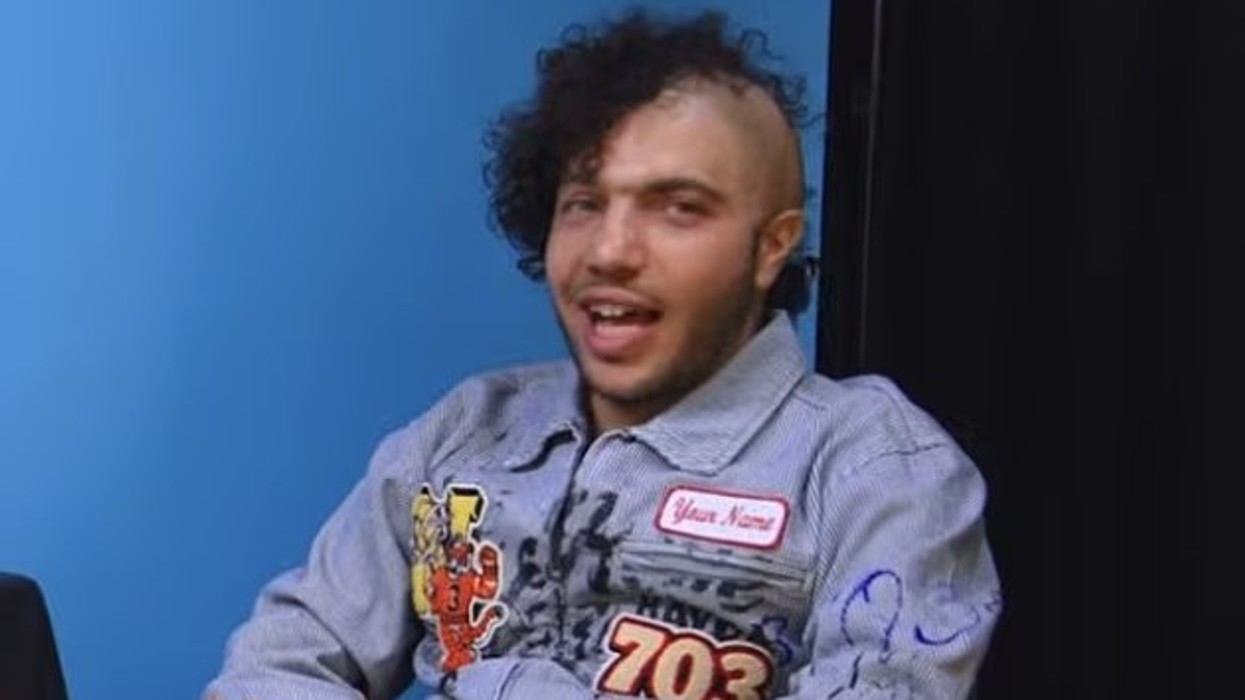 Benny Blanco shokon fansat me modelin e ri të flokëve, reagimet shpërthejnë në rrjet