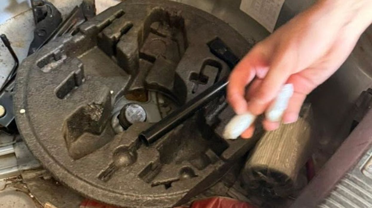 Kokainë në çantën e udhëtarit, Dogana e Kosovës godet dy raste të drogës në Vërmicë Kokainë në çantën e udhëtarit, Dogana e Kosovës godet dy raste të drogës në Vërmicë