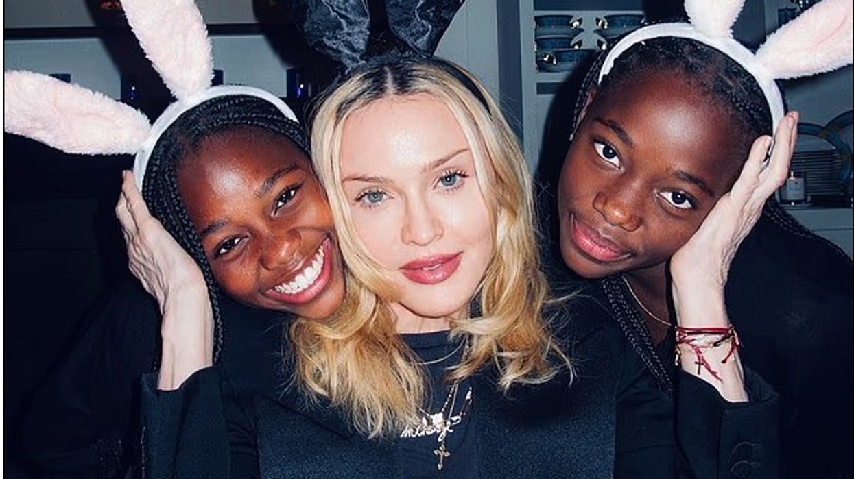 Madonna synon një arsim britanik për binjaket e saj, në fokus një nga shkollat më prestigjioze në Mbretërinë e Bashkuar