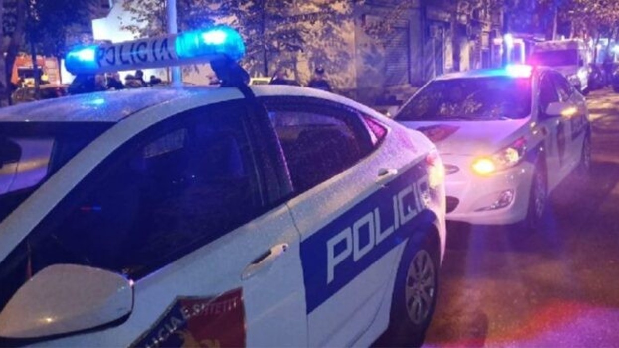 Vrasje me thikë në Rrogozhinë, i riu i merr jetën fqinjit 60-vjeçar pas një konflikti të çastit