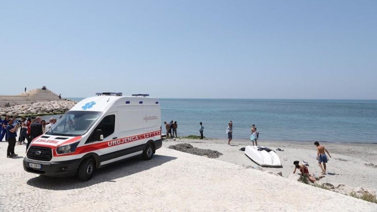 Tragjedi në Durrës, 11-vjeçari mbytet në det Tragjedi në Durrës, 11-vjeçari mbytet në det