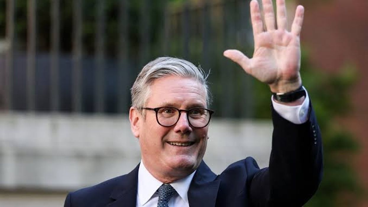 Mediat britanike: Kryeministri Keir Starmer do të japë dorëheqjen të hënën Mediat britanike: Kryeministri Keir Starmer do të japë dorëheqjen të hënën