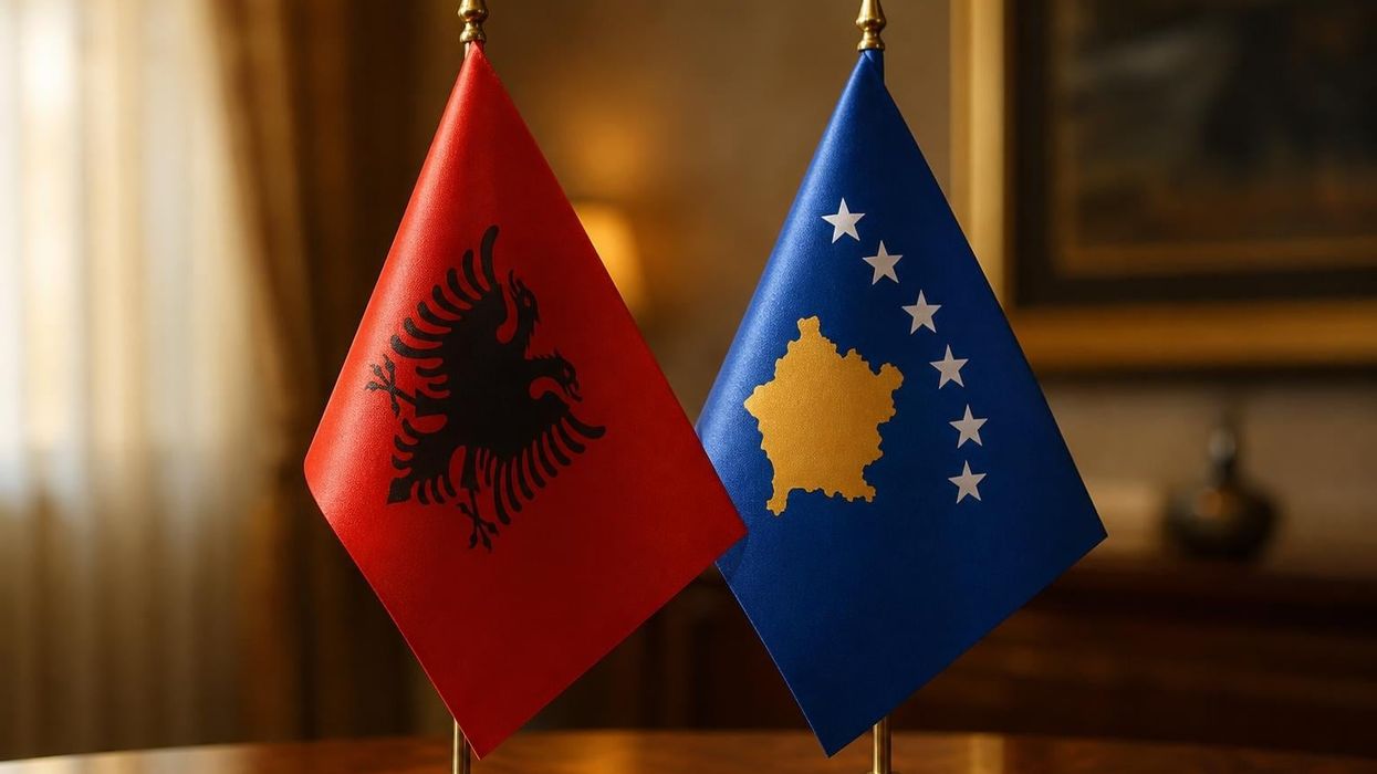Shqiptarët e Shqipërisë e duan BE-në më shumë se ata të Kosovës, serbët në fund të “pusit” Shqiptarët e Shqipërisë e duan BE-në më shumë se ata të Kosovës, serbët në fund të “pusit”