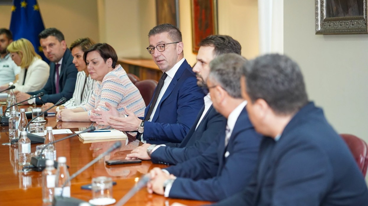 Mickoski: Me përfaqësuesit e marketeve dhe prodhuesit diskutuam që inflacioni në korrik të mbetet nën 3 për qind