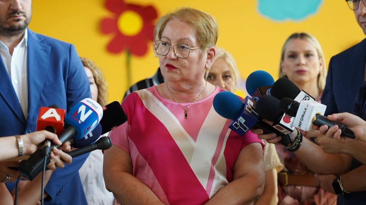 Janevska: Për të tretin vit me radhë sigurohet furnizimi dhe shpërndarja në kohë e teksteve shkollore, të gjithë nxënësit më 1 shtator do të kenë mjete mësimore Janevska: Për të tretin vit me radhë sigurohet furnizimi dhe shpërndarja në kohë e teksteve shkollore, të gjithë nxënësit më 1 shtator do të kenë mjete mësimore