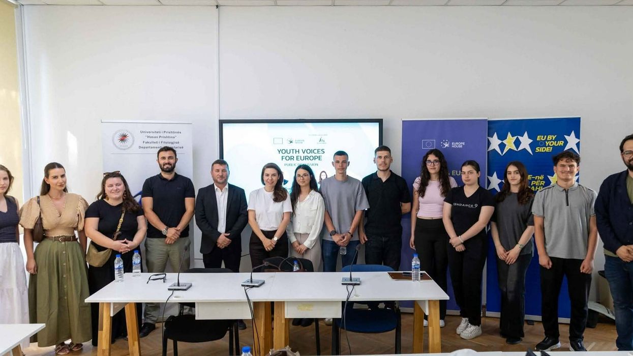 BE në Kosovë vendos zërin e të rinjve dhe mundësitë evropiane në qendër të diskutimit BE në Kosovë vendos zërin e të rinjve dhe mundësitë evropiane në qendër të diskutimit