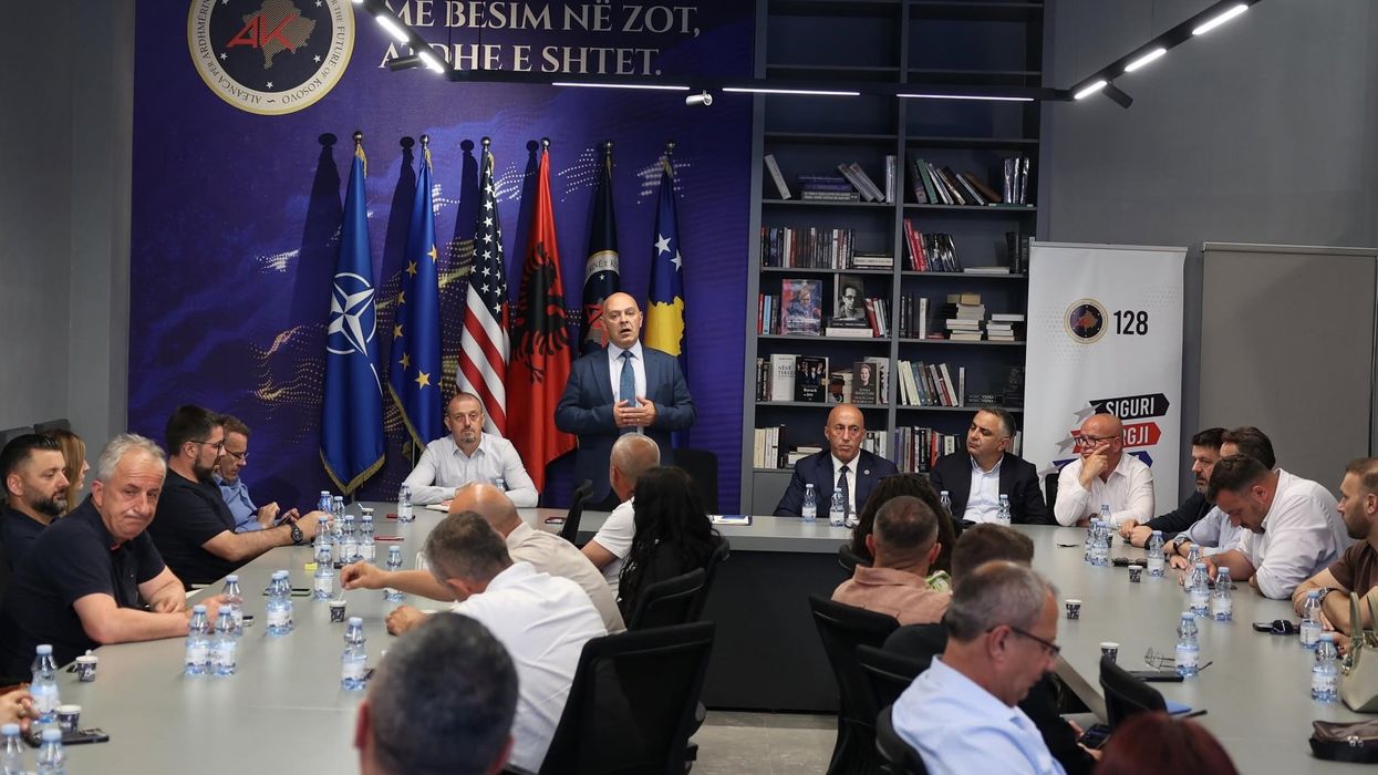 AAK analizon zgjedhjet, Gjini paralajmëron forcim të strukturave AAK analizon zgjedhjet, Gjini paralajmëron forcim të strukturave
