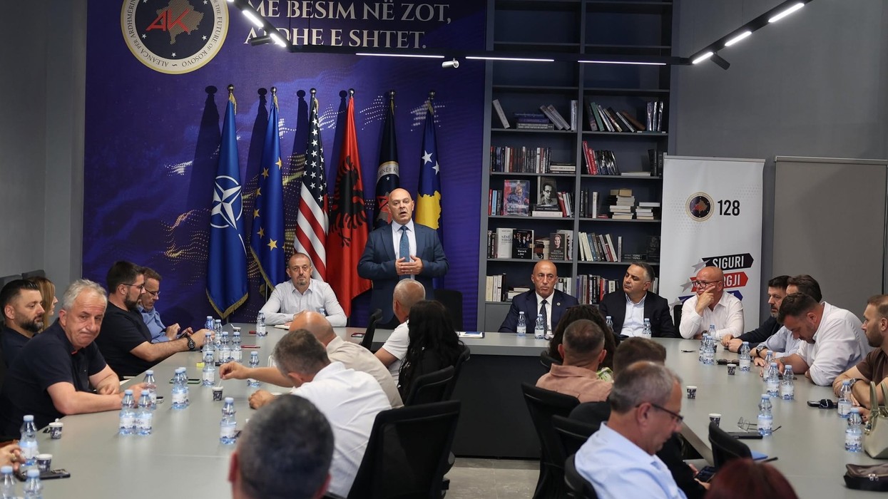 AAK analizon zgjedhjet, Gjini paralajmëron forcim të strukturave