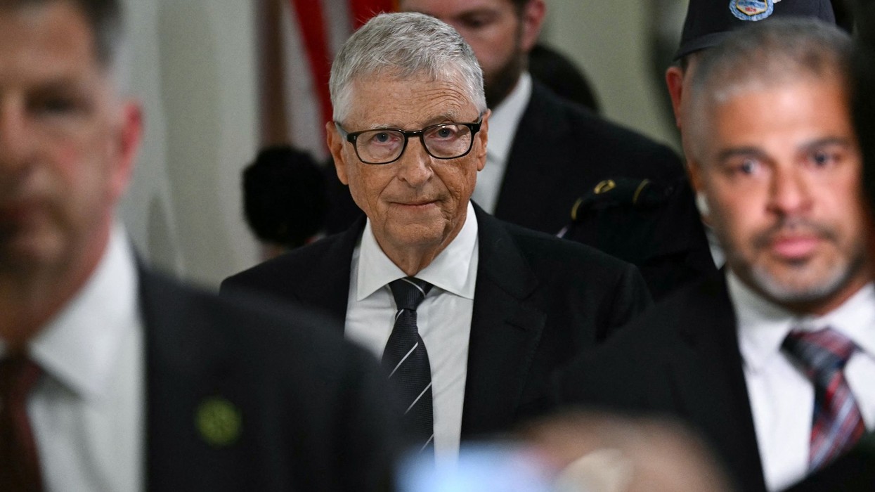 Bill Gates thotë se nuk ka qenë dëshmitar i krimeve, por mund të ketë qenë në prani të viktimave të Epstein