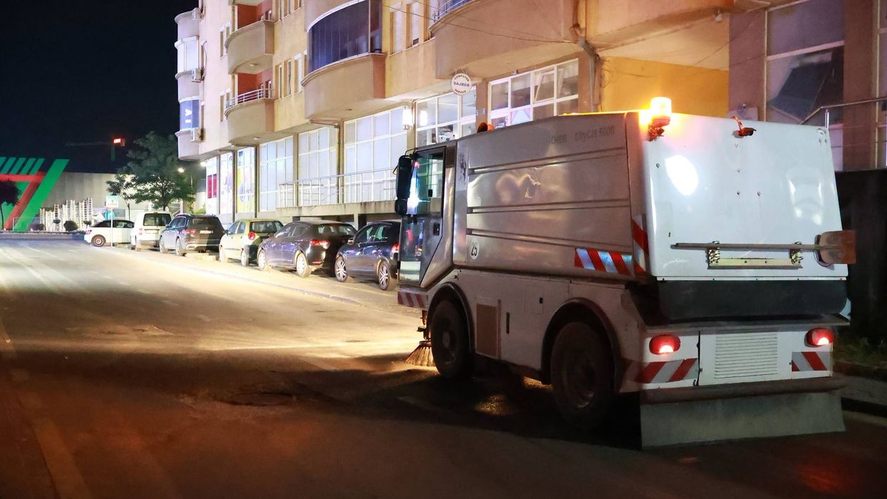 Fushë Kosova po vlon nga mbeturinat, Prebreza thotë se katër kamionë janë në funksion Fushë Kosova po vlon nga mbeturinat, Prebreza thotë se katër kamionë janë në funksion
