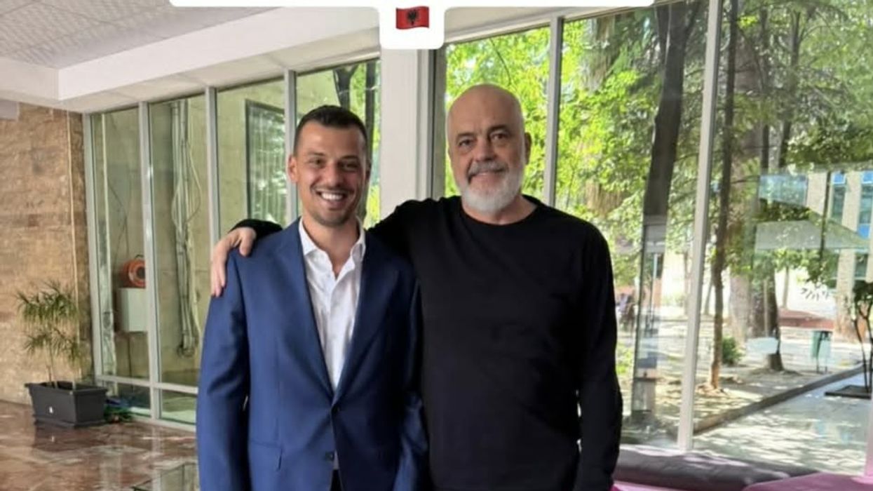 Endrit Thaçi takohet me Ramën: Faleminderit që qëndruat në anën e së vërtetës kur të tjerë zgjodhën heshtjen Endrit Thaçi takohet me Ramën: Faleminderit që qëndruat në anën e së vërtetës kur të tjerë zgjodhën heshtjen