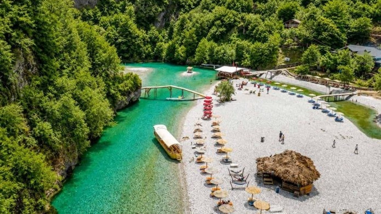 Alpet Shqiptare, udhëtimet nga Lumi i Shalës dhe Riviera e Jonit