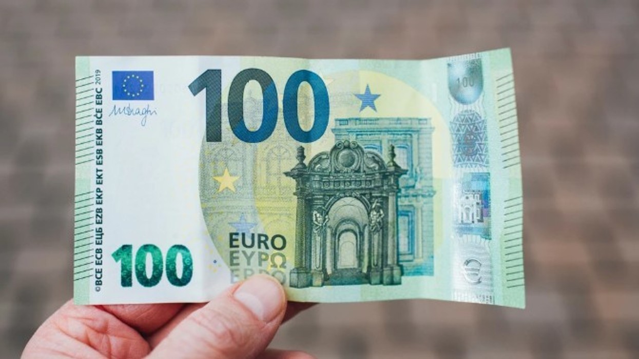 Ekzekutohet pagesa prej 100 euro për studentët përfitues