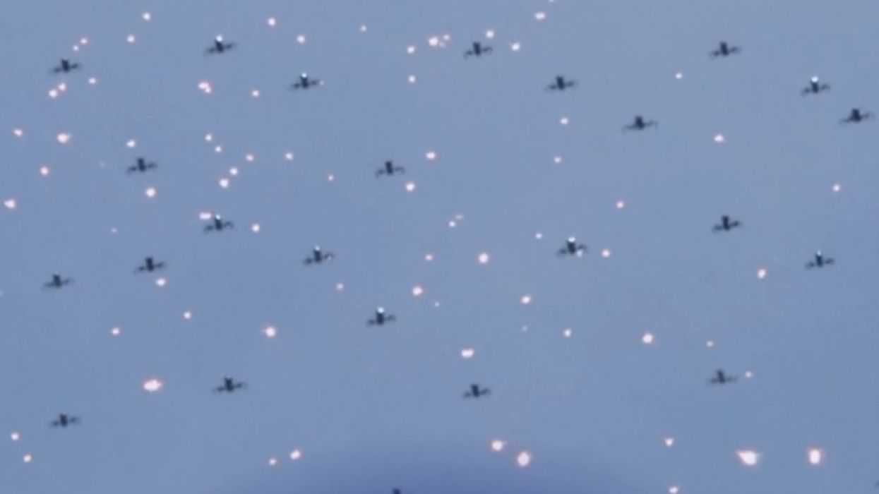 Si përballohet një sulm me shumë dronë - Koreja e Jugut shfaq aftësitë mbrojtëse Si përballohet një sulm me shumë dronë - Koreja e Jugut shfaq aftësitë mbrojtëse